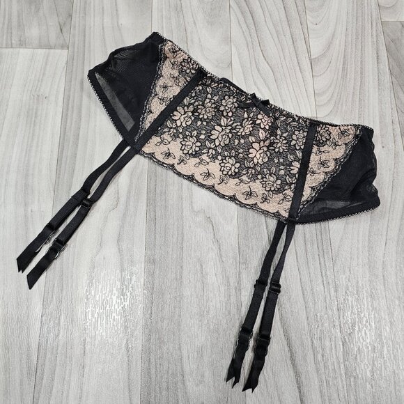 NWT Victoria's Secret Black/Nude Floral Embroidery Wide Garter Belt Size XS/S - Picture 5 of 7